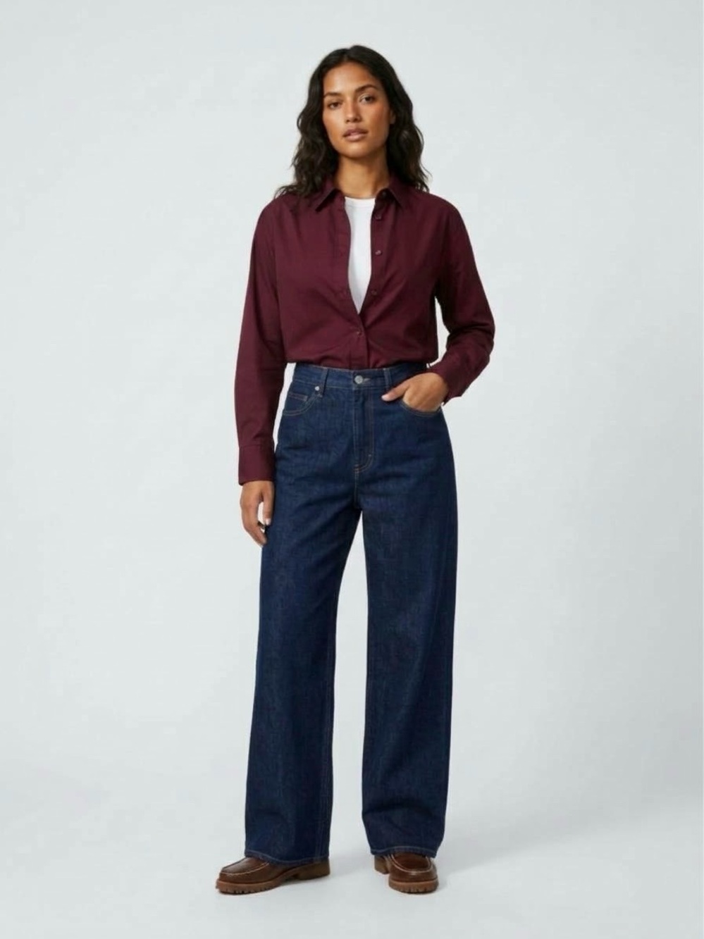 Uniqlo Women’s Wide Straight Jeans in Dark Indigo Size 32 Relaxed
